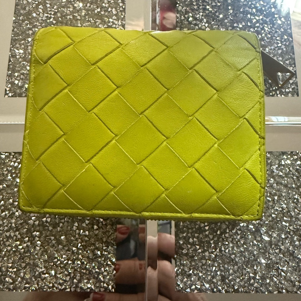 Bottega Veneta Chartreuse Leather bifold wallet in Intrecciato